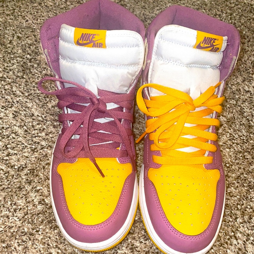 Air Jordan Retro 1s size 10.5